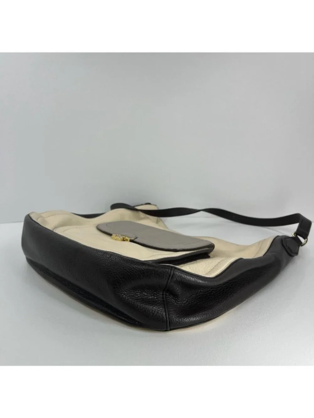 Tory Burch Sammy Hobo Shoulder Bag Womens Pebbled Leather Cream Black Colorblock